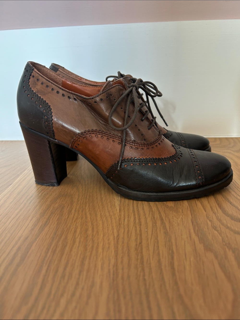 Clyde Made in Italy Two-Tone Brown Leather Lace-Up Heeled Oxfords size 36